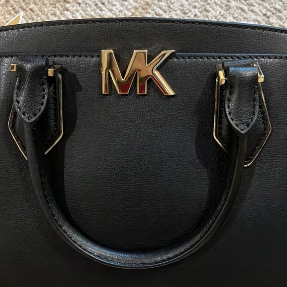 Michael Kors Medium Messenger Handbag
MOTT 35T0GOXM6L - Picture 4 of 12